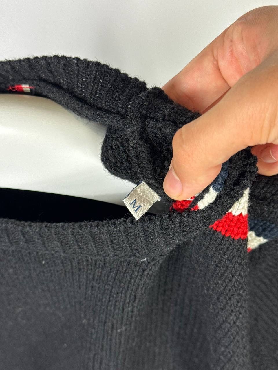 Moncler × Vintage ⚫️RARE Moncler Wool Sweater Black Logo Crewneck Jumper Size M Size M / US 6-8 / IT 42-44 - 7 Thumbnail