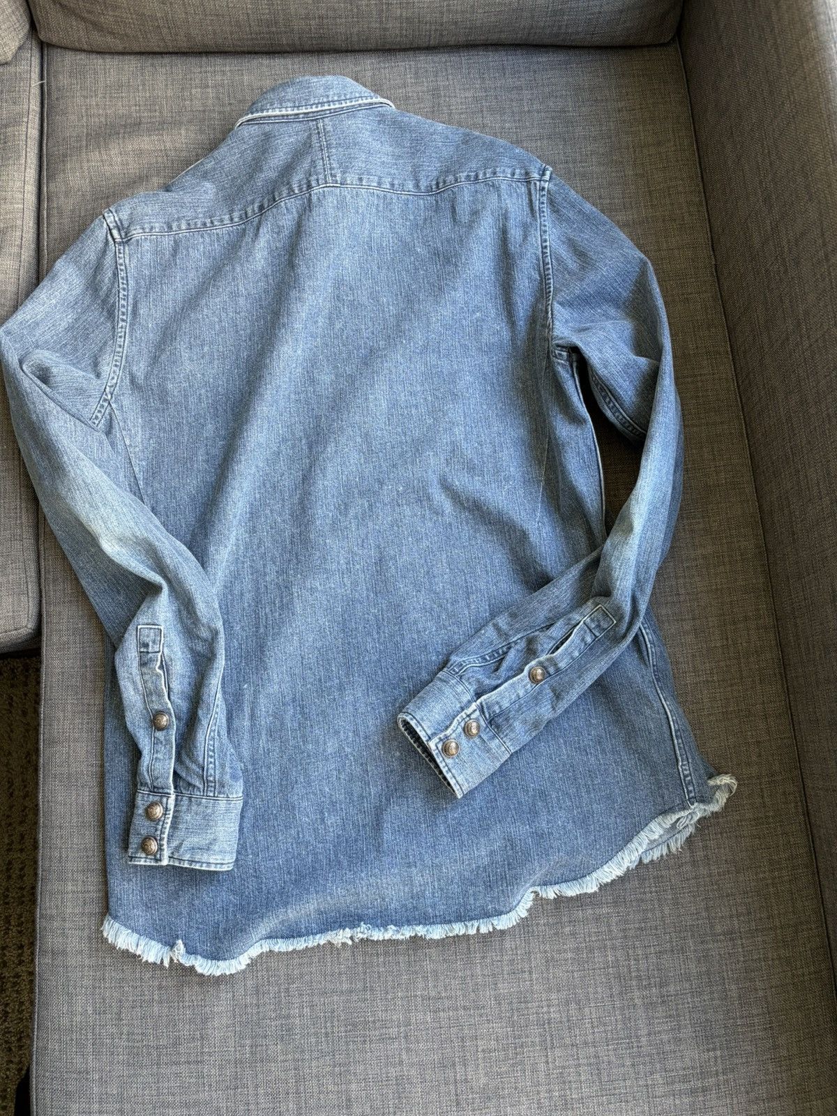 Balmain Balmain Embossed Logo Denim Shirt Size US M / EU 48-50 / 2 - 4 Thumbnail