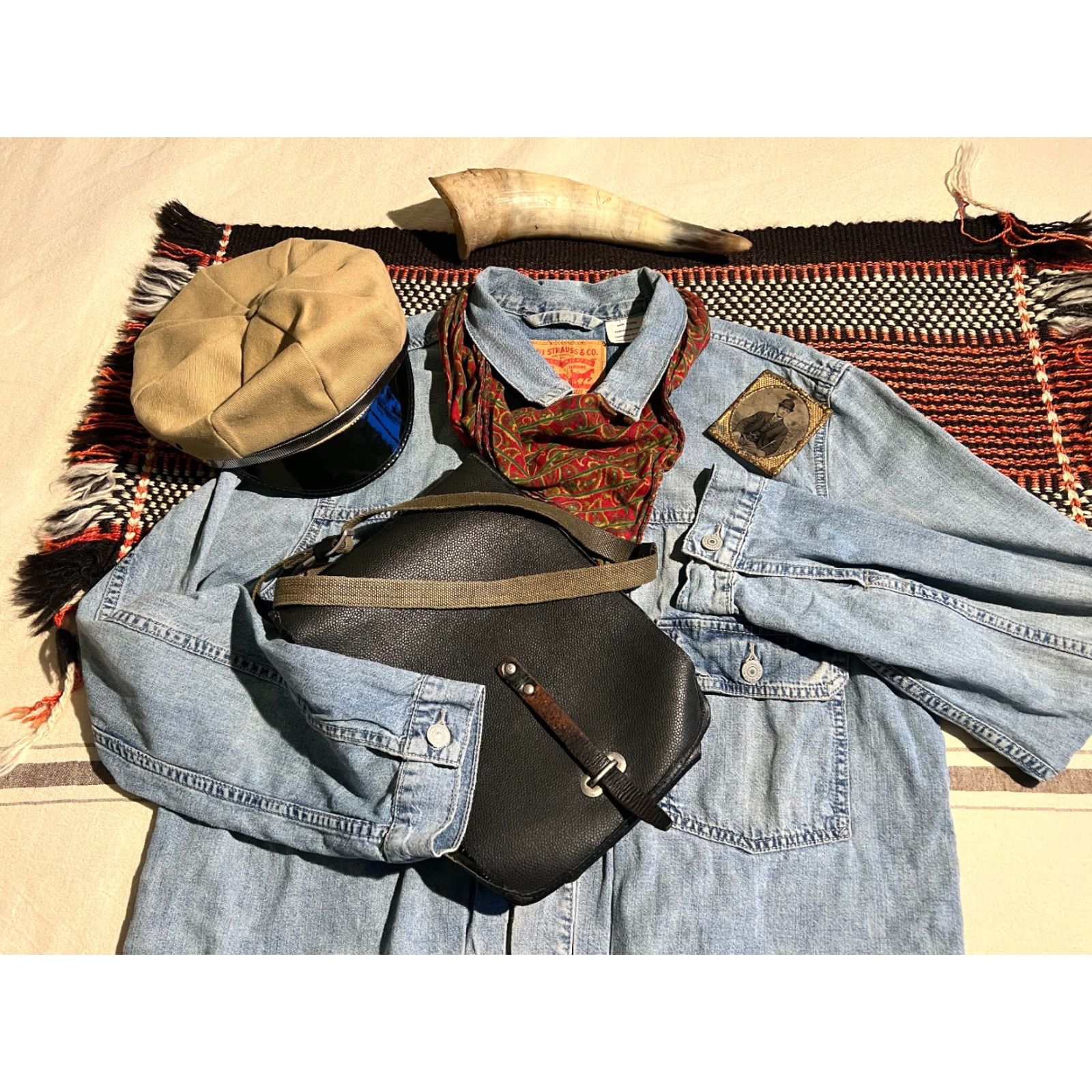 Levi's VINTAGE Levi’s Trucker XL Jacket Men 48in Chest Denim Blue 2015 Workwear Vintage-Style Pleated Front Size US XL / EU 56 / 4 - 3 Thumbnail