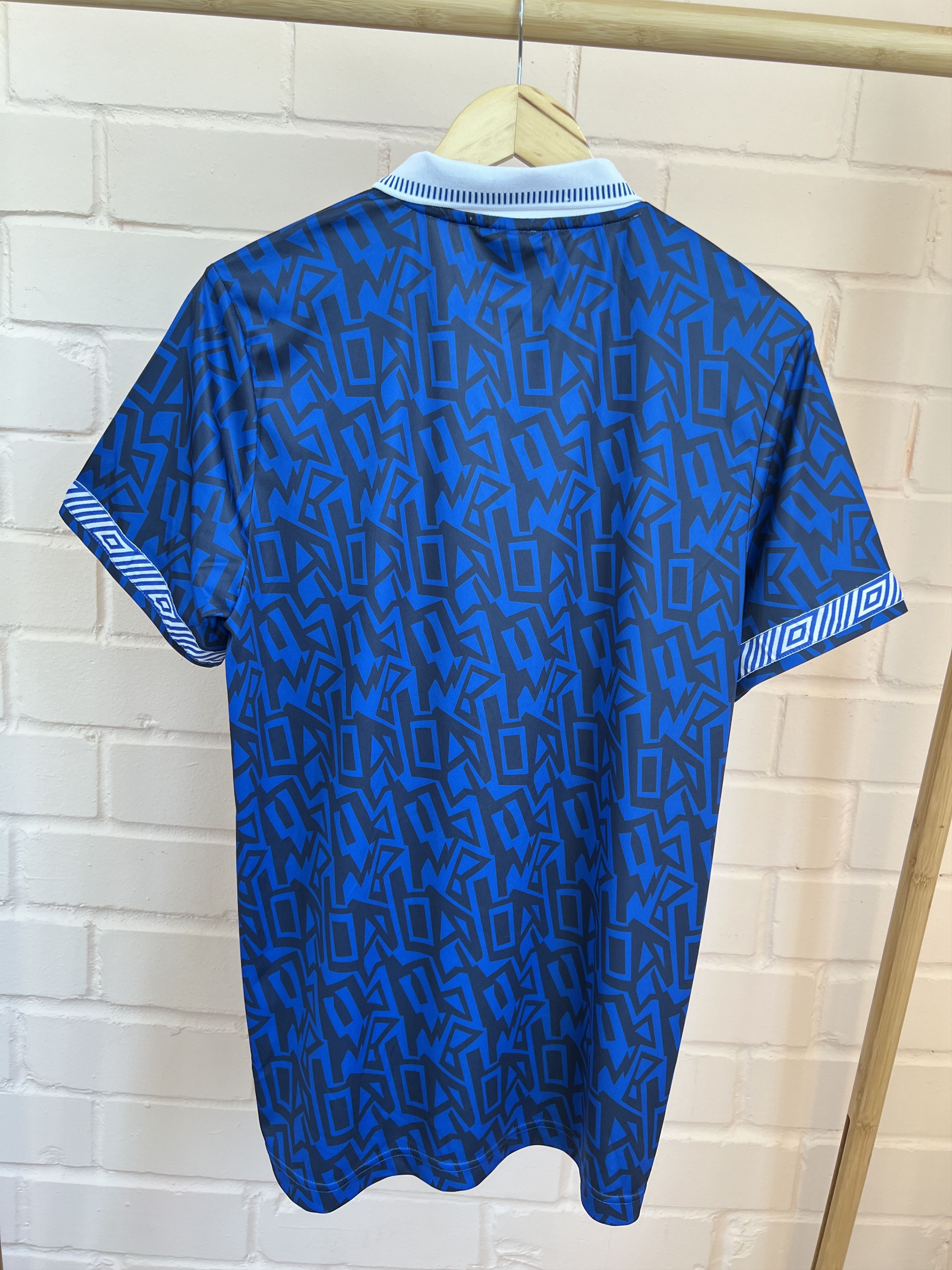 Umbro Rare Umbro Sneaker Freak Printed Jersey Shirt Blokecore Size US M / EU 48-50 / 2 - 3 Thumbnail