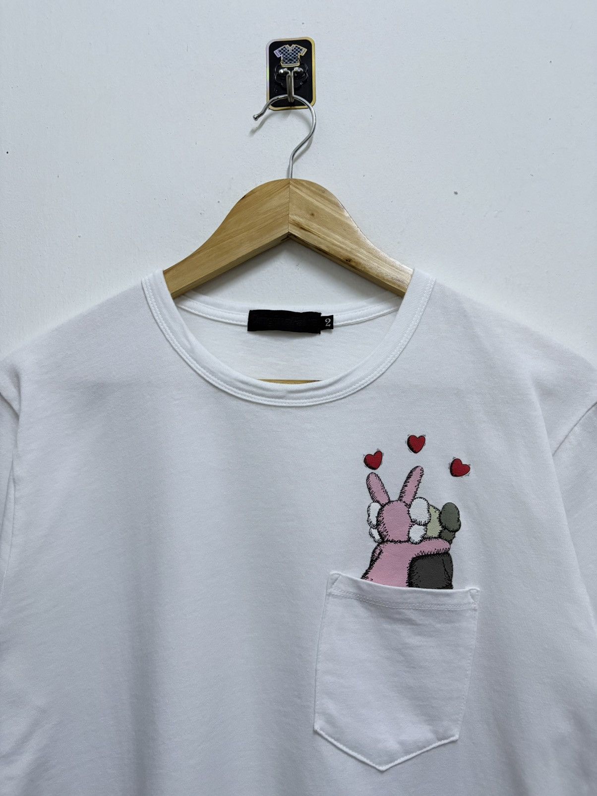 Original Fake 2000's Original Fake " Kaws + Warhol " Kiss Pocket T-Shirt Size US S / EU 44-46 / 1 - 3 Thumbnail