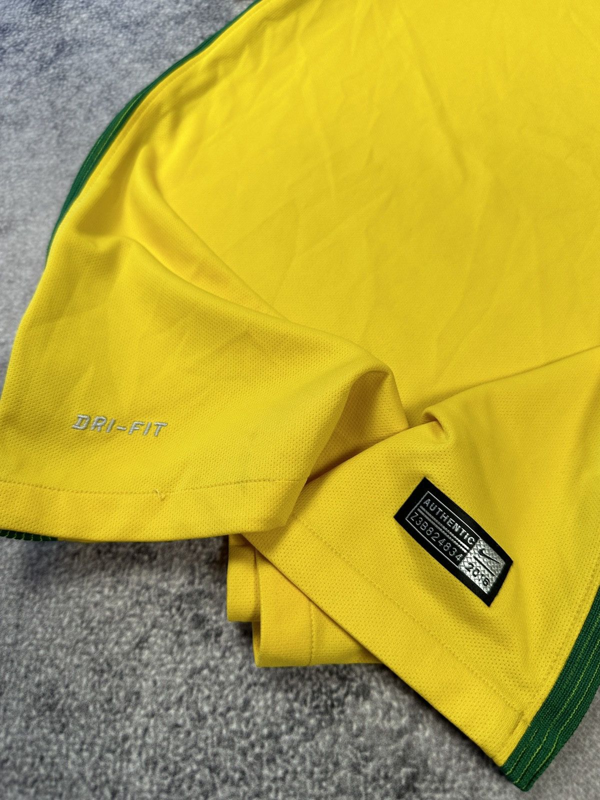 Nike Y2K Nike Brazil Soccer Jersey Blokecore Rare Style S Casual Size US S / EU 44-46 / 1 - 3 Thumbnail