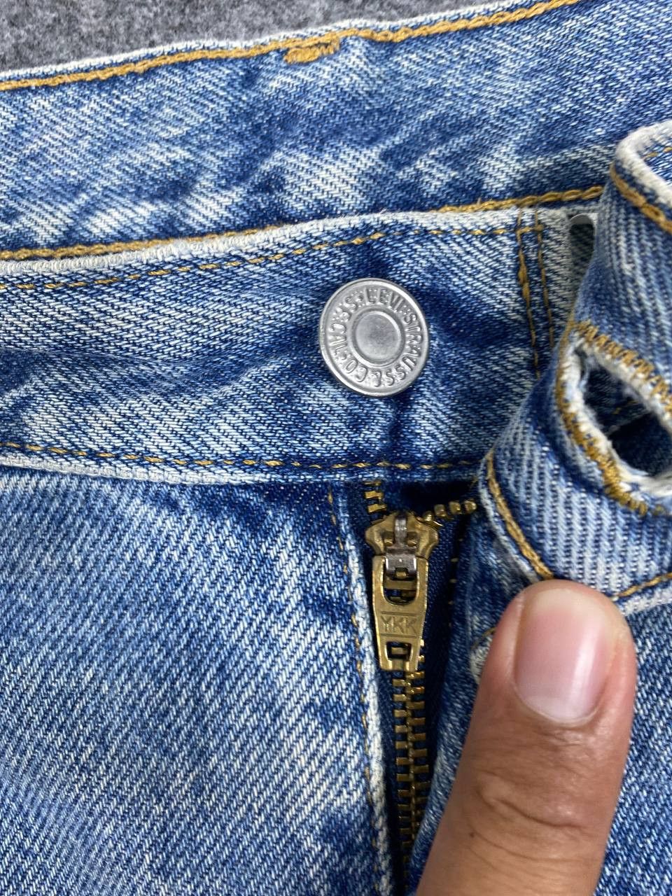 Levi's vintage levis 505 regular fit lightwash denim nice design Size US 38 / EU 54 - 11 Thumbnail
