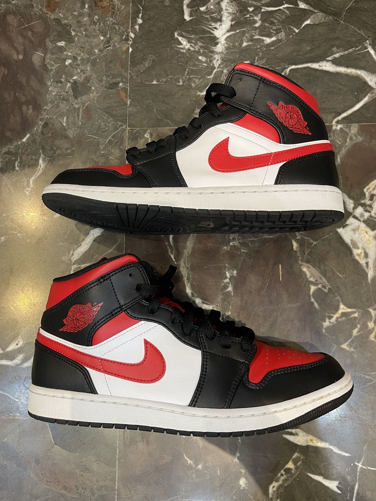 Jordan Brand Air Jordan 1 Mid Fire Red Size US 8.5 / EU 41-42 - 1 Thumbnail