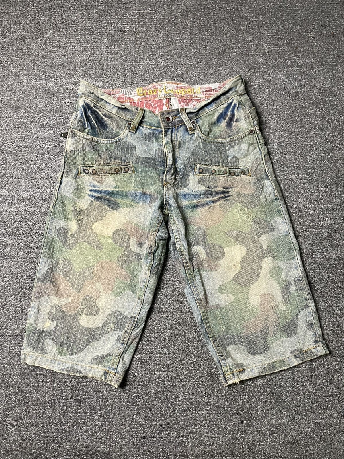 Japanese Brand × Vintage Vintage CRAZY LEOPARD Denim Shorts (95) Size US 28 / EU 44 - 1 Thumbnail