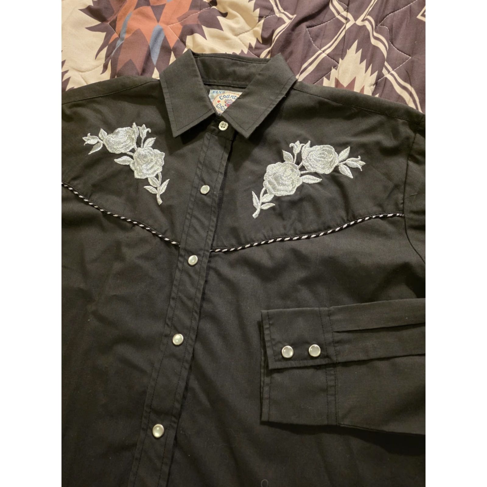 Vintage VINTAGE Ely Country Charmers Women's Embroidered Pearl Snap Western Shirt Small Black S Casual Western, 80s 90s Womens Shirt Size S / US 4 / IT 40 - 2 Thumbnail