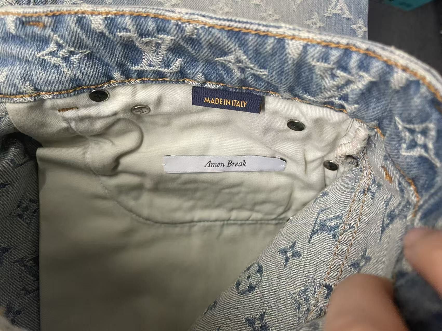 Louis Vuitton Louis Vuitton Graffiti Monogram Baggy Denim Jeans Size 30" / US 8 / IT 44 - 8 Thumbnail
