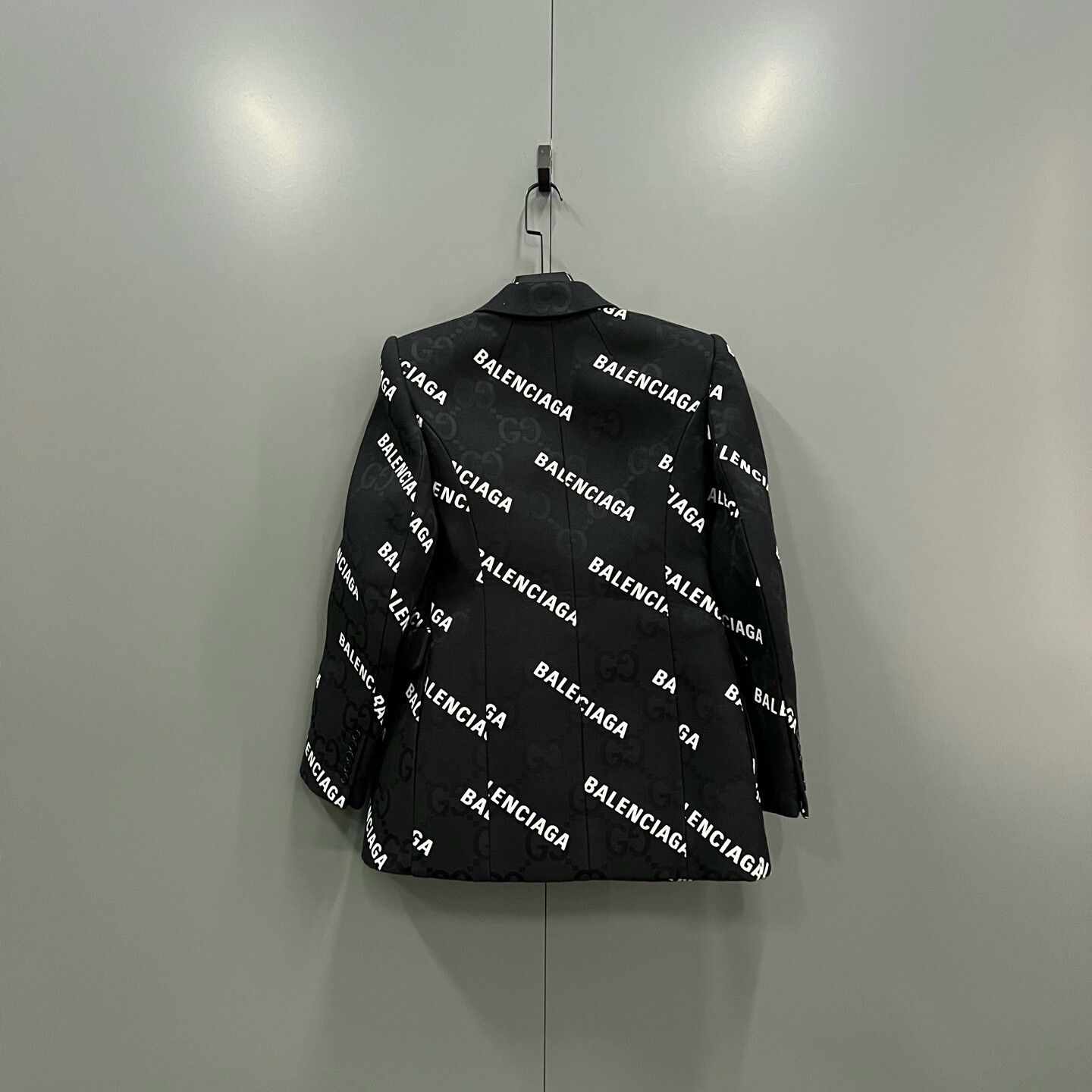 Gucci Gucci x Balenciaga Logo Print Blazer Size US S / EU 44-46 / 1 - 2 Thumbnail