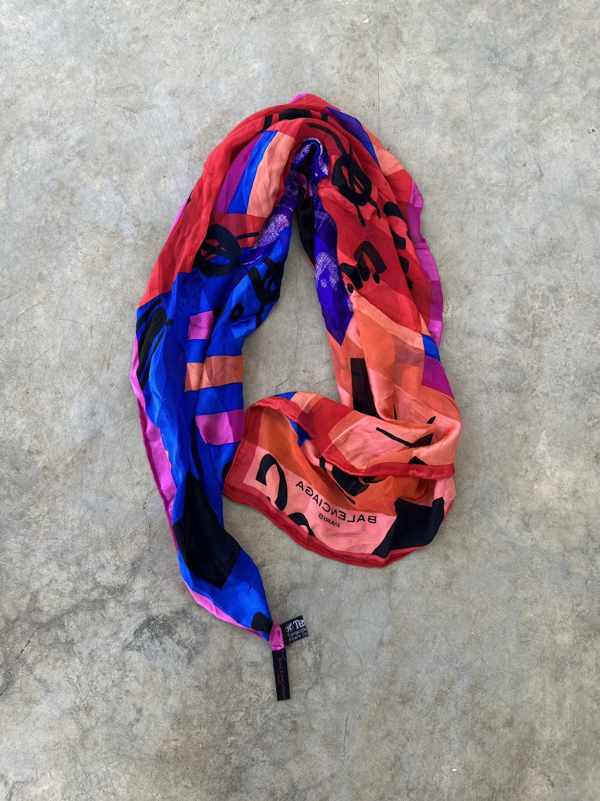 Balenciaga Balenciaga - Vintage Abstract Silk Scarves Size ONE SIZE - 1 Thumbnail