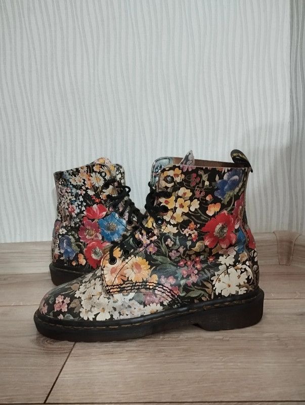 Dr. Martens Dr. Martens Sienna Miller vintage rare Made in England UK6 Size US 8.5 / IT 38.5 - 1 Thumbnail