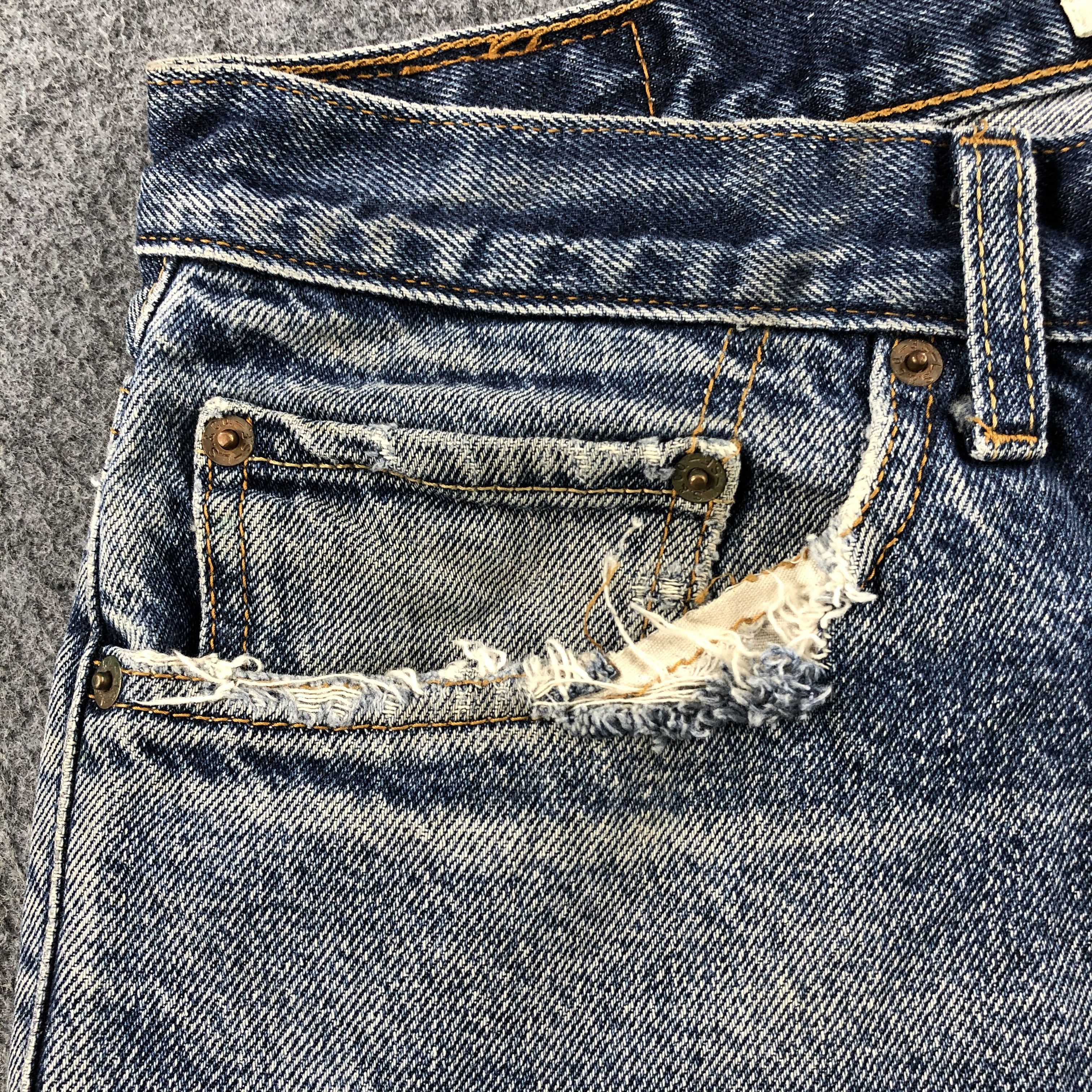 Levi's Vintage Blue Wash Levis 505 Jeans-J2224 Size US 35 - 10 Thumbnail