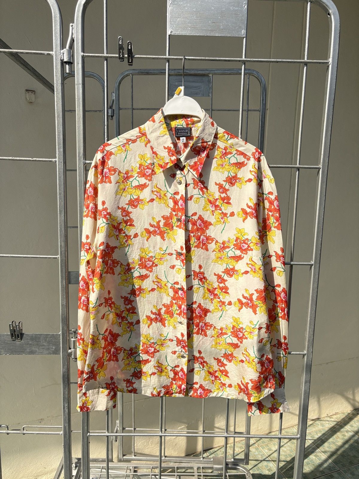 Versace VERSUS Versace flowers printed silk shirt Size M / US 6-8 / IT 42-44 - 1 Thumbnail