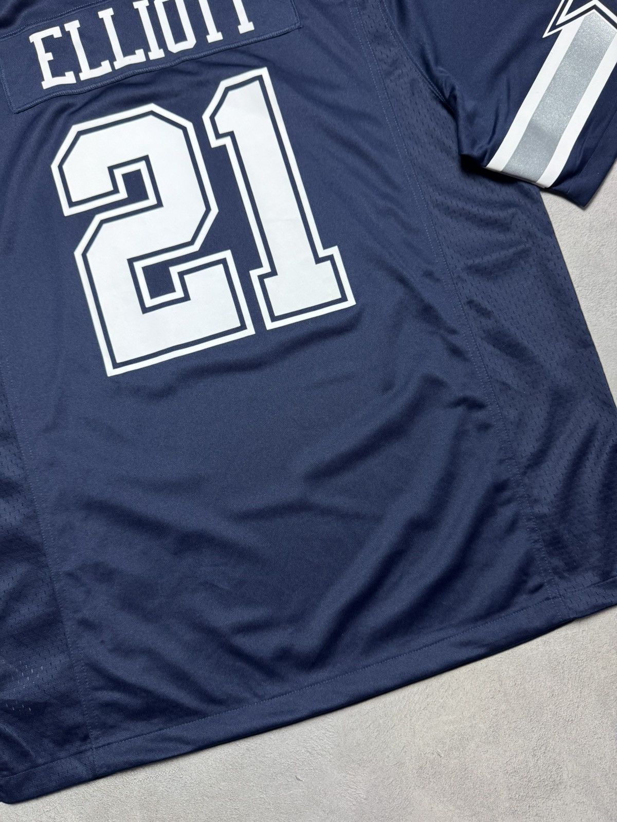Nike Nike Dellas Cowboys Ezekiel Elliot #21 NFL Shirt Jersey Size US XL / EU 56 / 4 - 11 Thumbnail