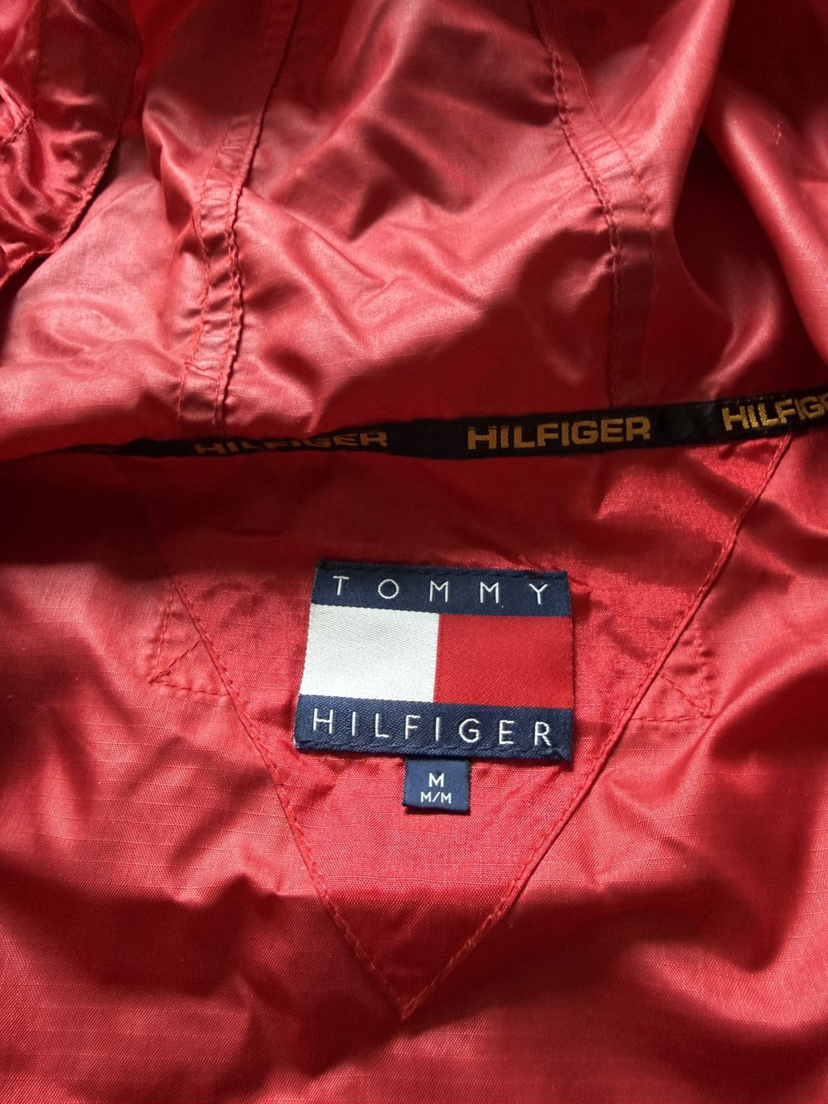 Tommy Hilfiger Vintage Tommy Hilfiger Red Windbreaker Jacket Size M Size US M / EU 48-50 / 2 - 7 Thumbnail
