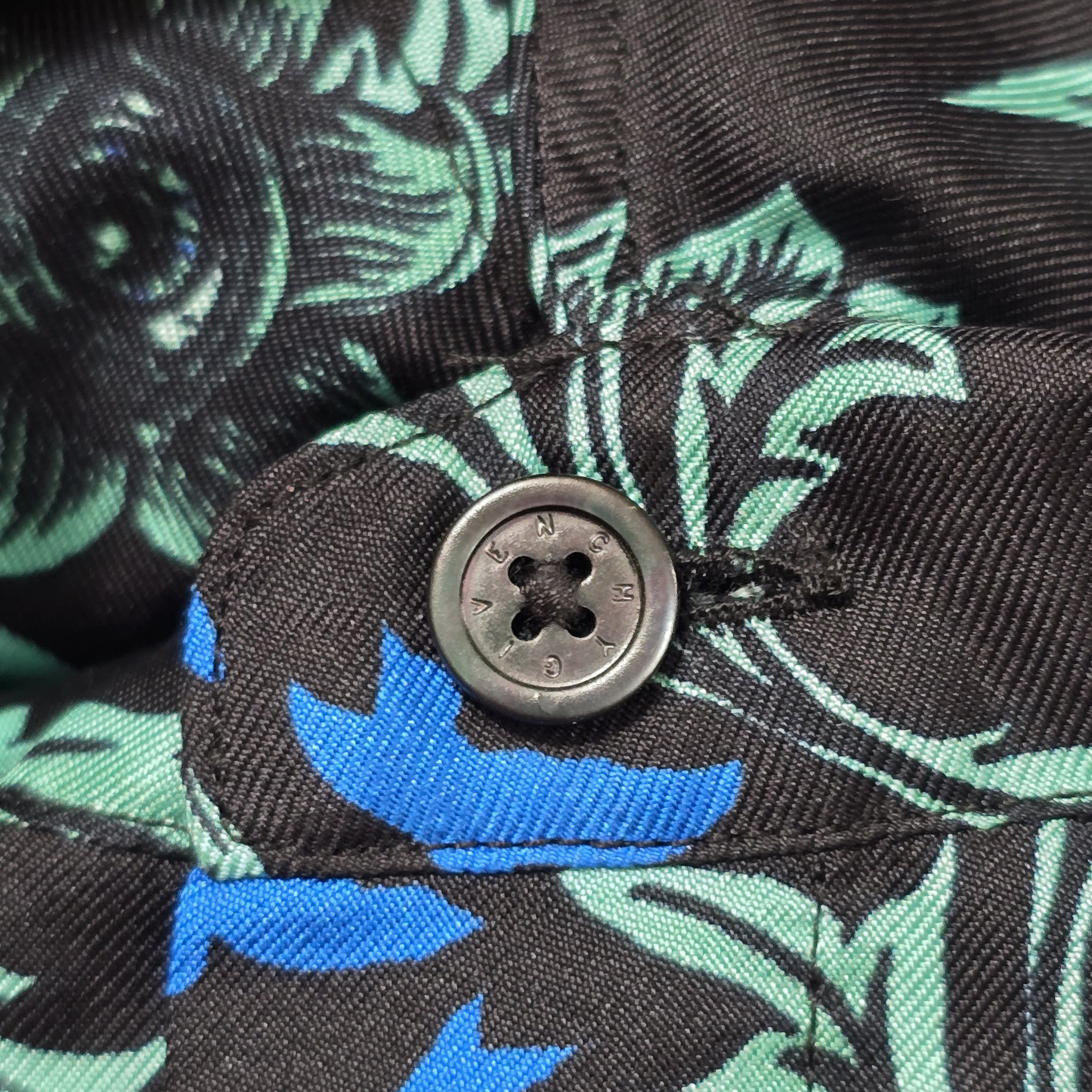 Givenchy Silk floral shirt Size US XL / EU 56 / 4 - 9 Thumbnail
