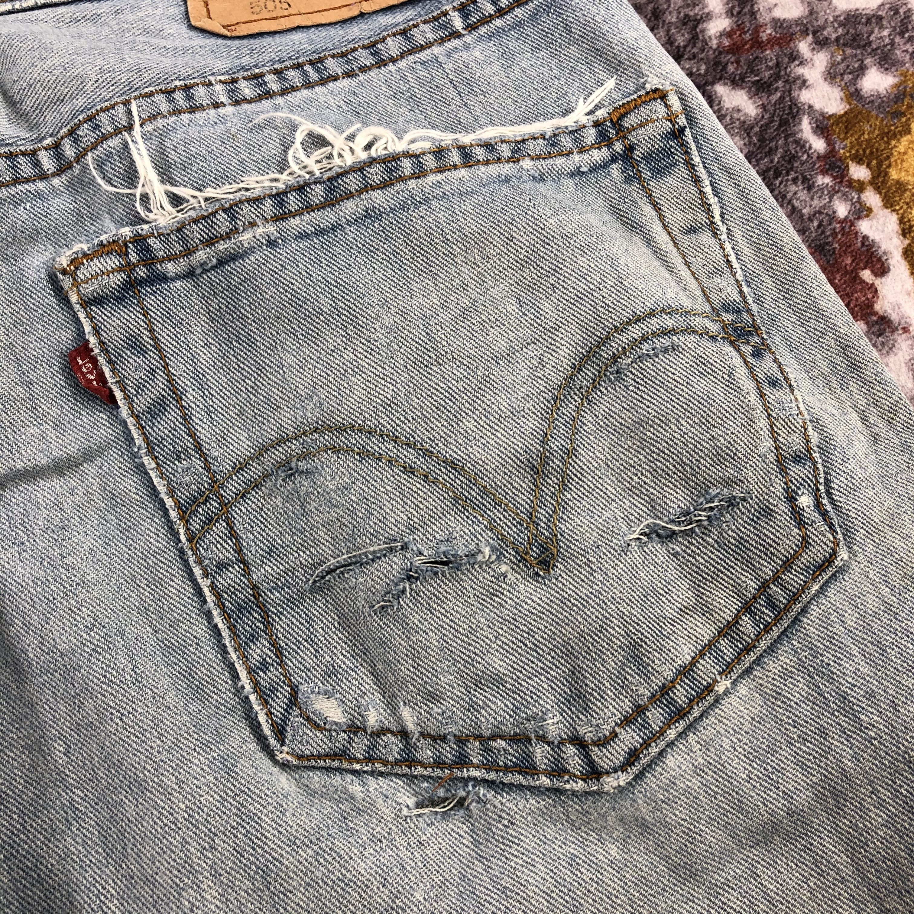 Levi's × Vintage Vintage Light Wash Levis 505 Jeans-JM2493 Size US 35 - 7 Thumbnail