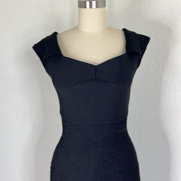 Roland Mouret Roland Mouret Myrtha Folded Sheath Dress V Neck Bandage Cap Size S / US 4 / IT 40 - 2 Thumbnail