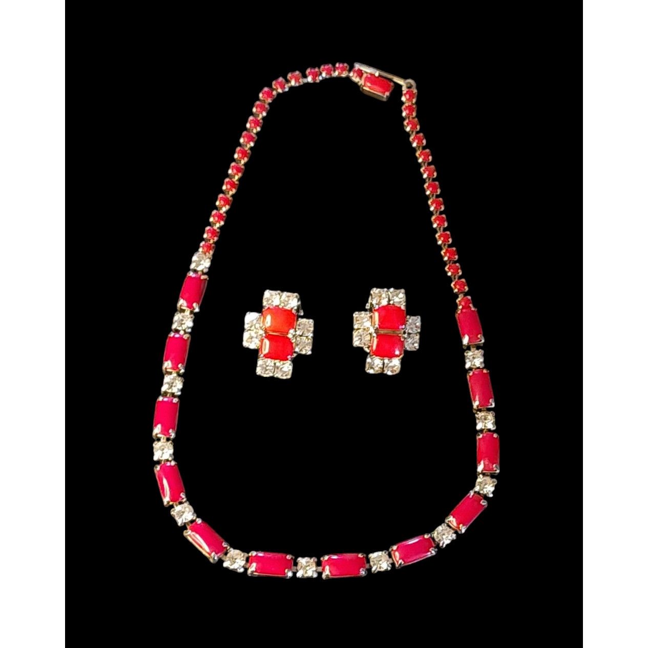 The Unbranded Brand Vintage red stone rhinestones clip on earrings & necklace. Size ONE SIZE - 1 Thumbnail