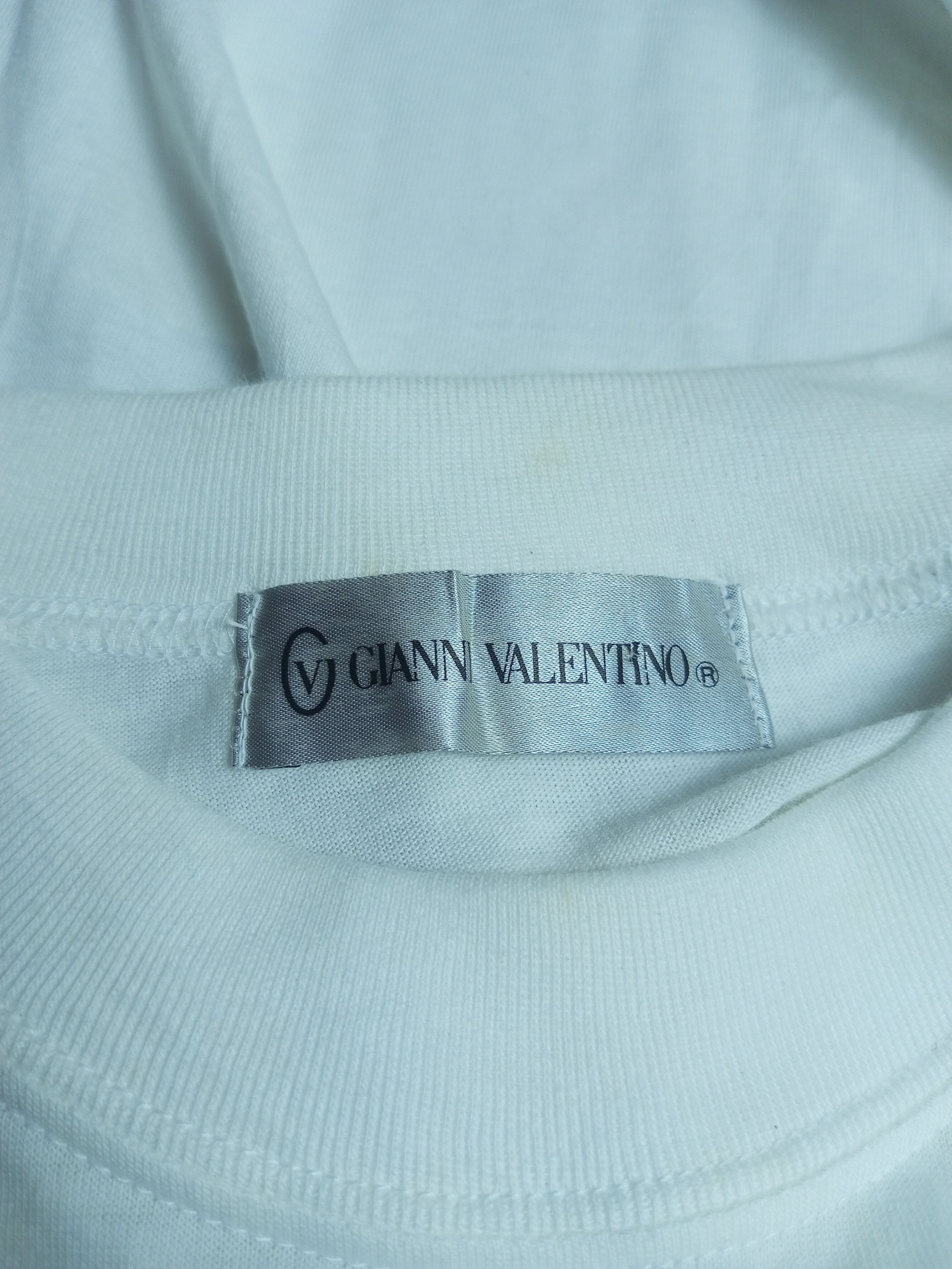 Gianni Valentino × Valentino × Vintage Vintage 90s Designer Gianni Valentino tshirt Size US M / EU 48-50 / 2 - 13 Thumbnail