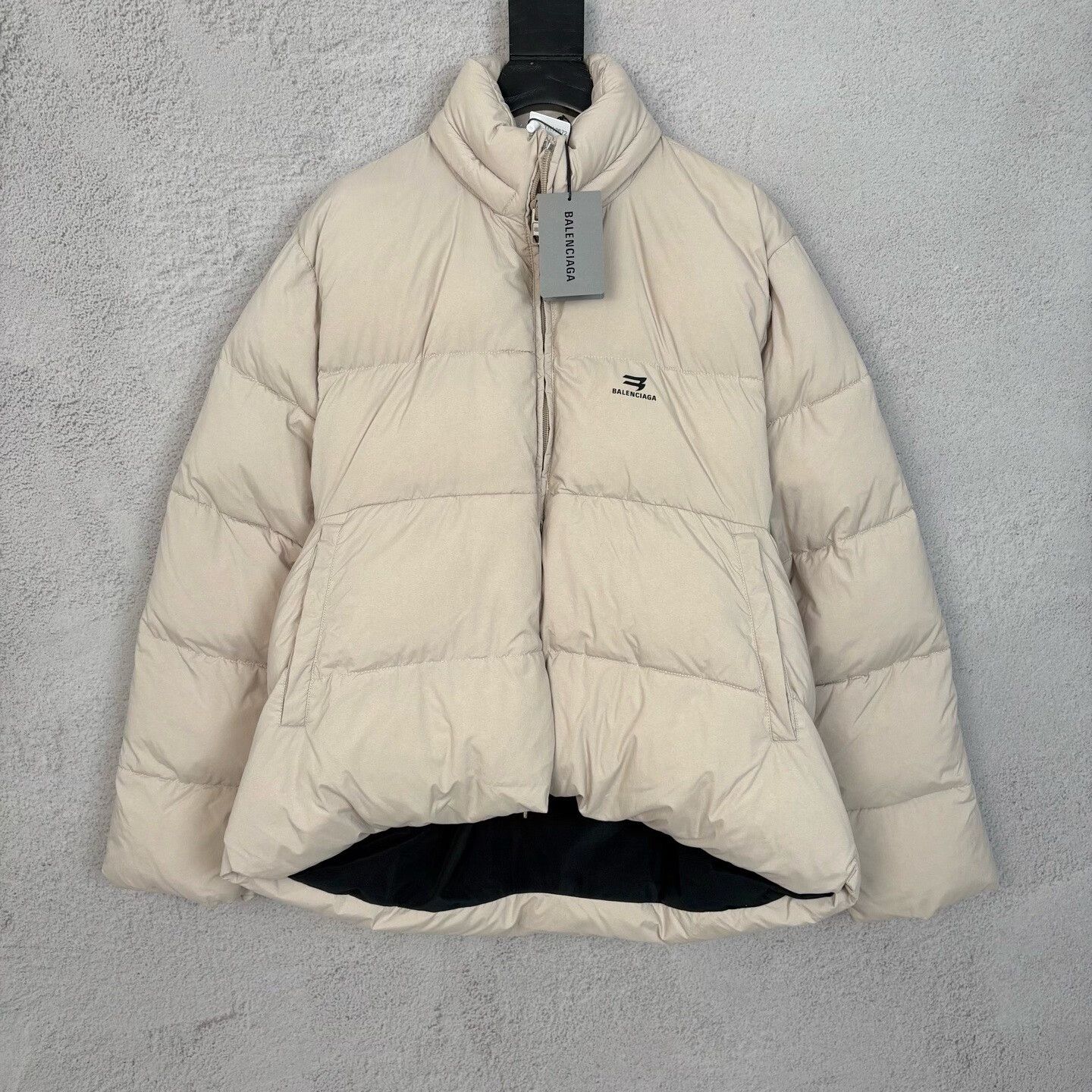 Balenciaga balenciaga beige double hook puffer jacket Size US M / EU 48-50 / 2 - 1 Thumbnail