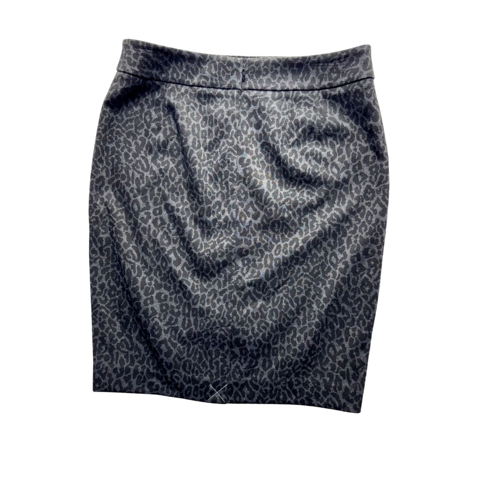 Loft VINTAGE Loft Leopard Print Pencil Skirt 4P Unisex Adults Petites Size 4P Gray Short Women's Mens Girls Size 27" / US 4 / IT 40 - 2 Thumbnail