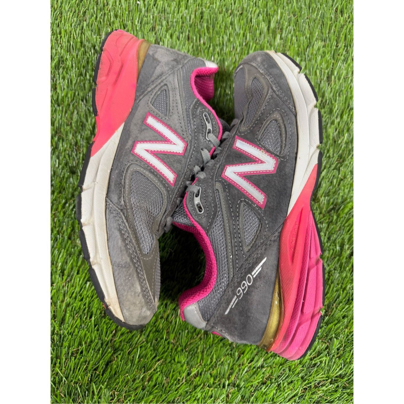New Balance New Balance 990 V4 Womens Size 9.5 Gray mens 8 Running Shoes Size US 9.5 / IT 39.5 - 6 Thumbnail