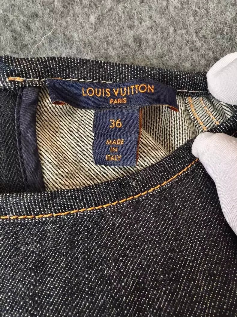 Louis Vuitton Louis Vuitton Dark Blue Gold Buckle Belted Denim Dress Size XS / US 0-2 / IT 36-38 - 3 Thumbnail