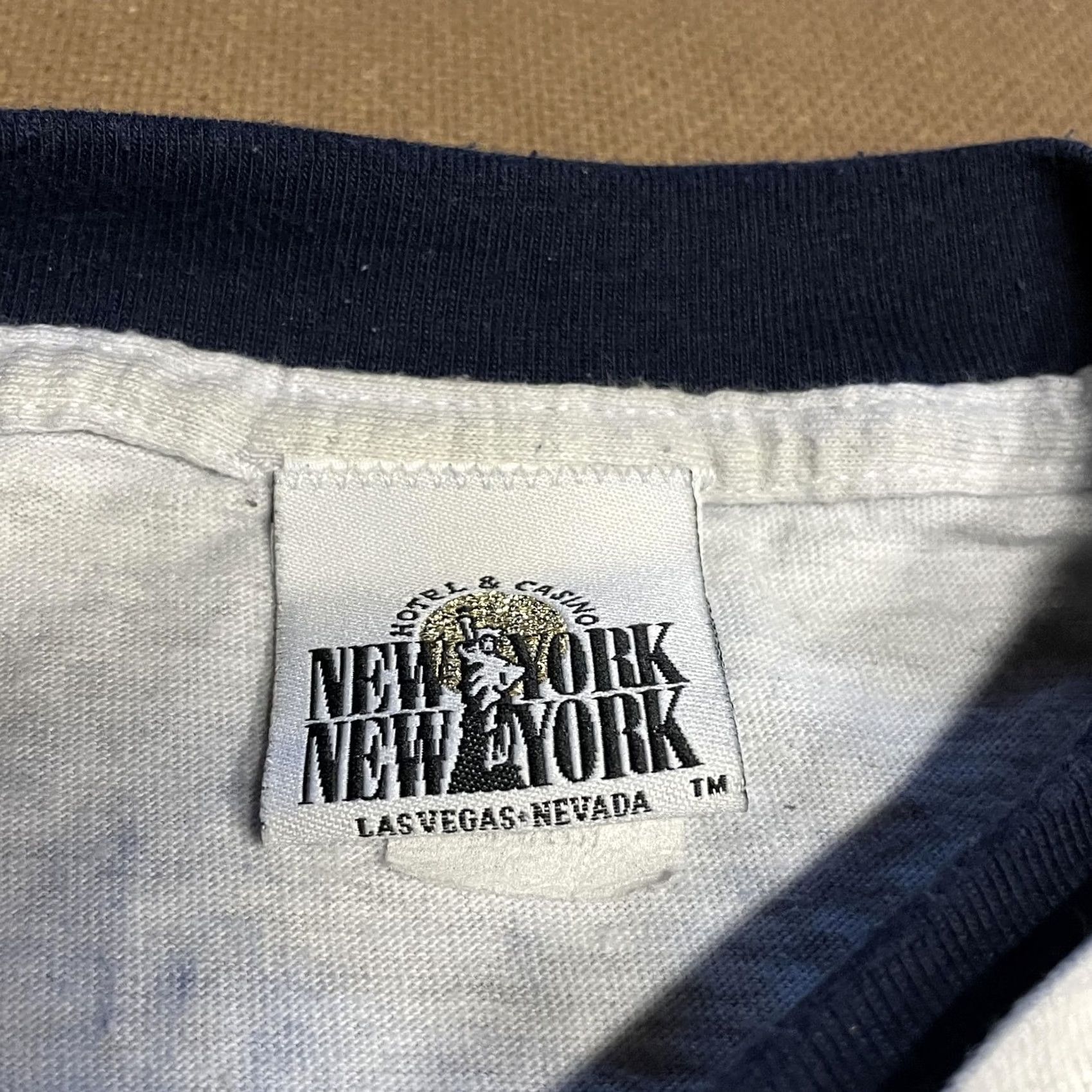 Etro New York New York Shirt Mens XL Gray Crew Neck Ringer Tee Retro Las Vegas Hotel Casino Souvenir Vintage-Style Parody? Size US XL / EU 56 / 4 - 6 Thumbnail
