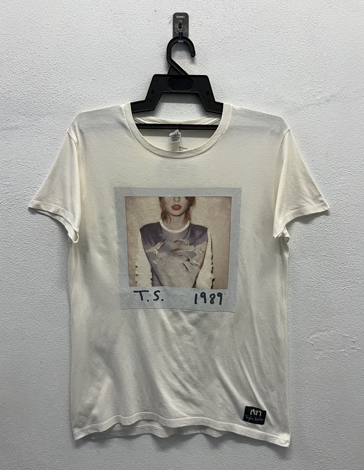 Band Tees × Vintage VINTAGE TAYLOR SWIFT THE 1989 WORLD TOUR SHIRT Size US M / EU 48-50 / 2 - 1 Thumbnail
