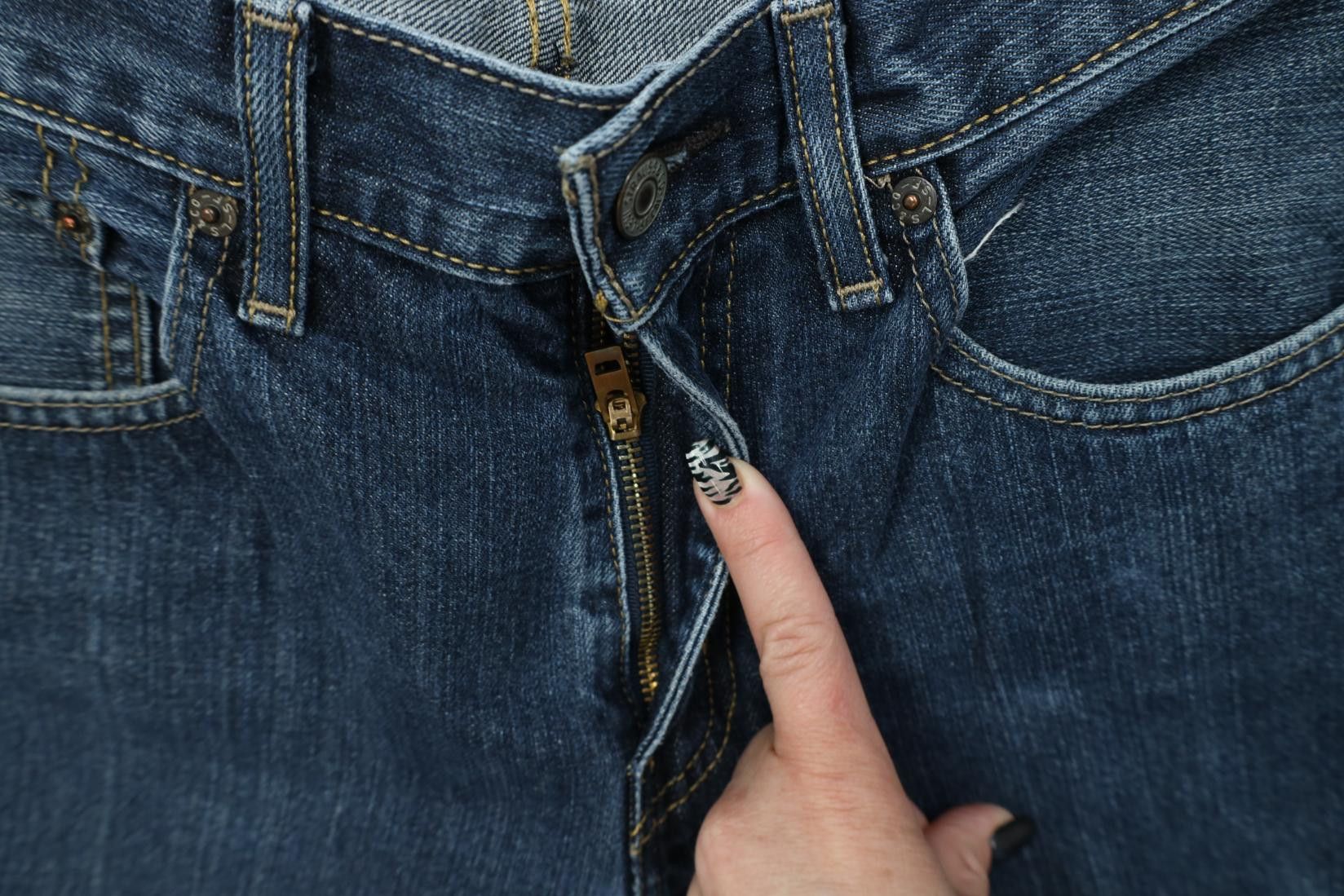 Levi's Vintage Y2K Levis 559 Relaxed Straight Wide Leg Jeans Cotton Size US 33 - 7 Thumbnail