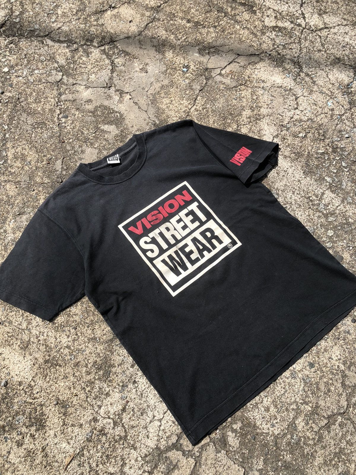 Vision Streetwear Vintage Sunfaded Y2K Vision Street Wear Logo Tee Size US M / EU 48-50 / 2 - 2 Thumbnail