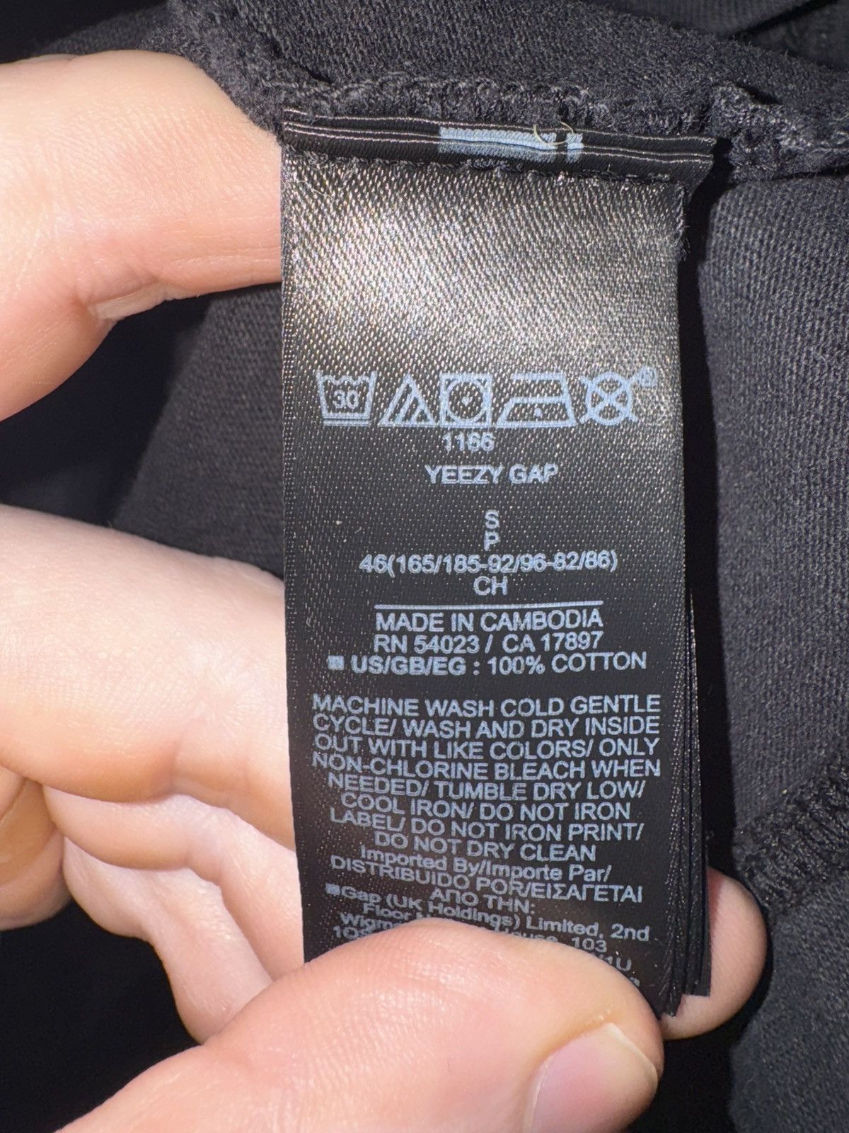 Balenciaga × Gap × Yeezy Yeezy Gap Balenciaga Dove 3/4 Tee Black Size US S / EU 44-46 / 1 - 2 Thumbnail