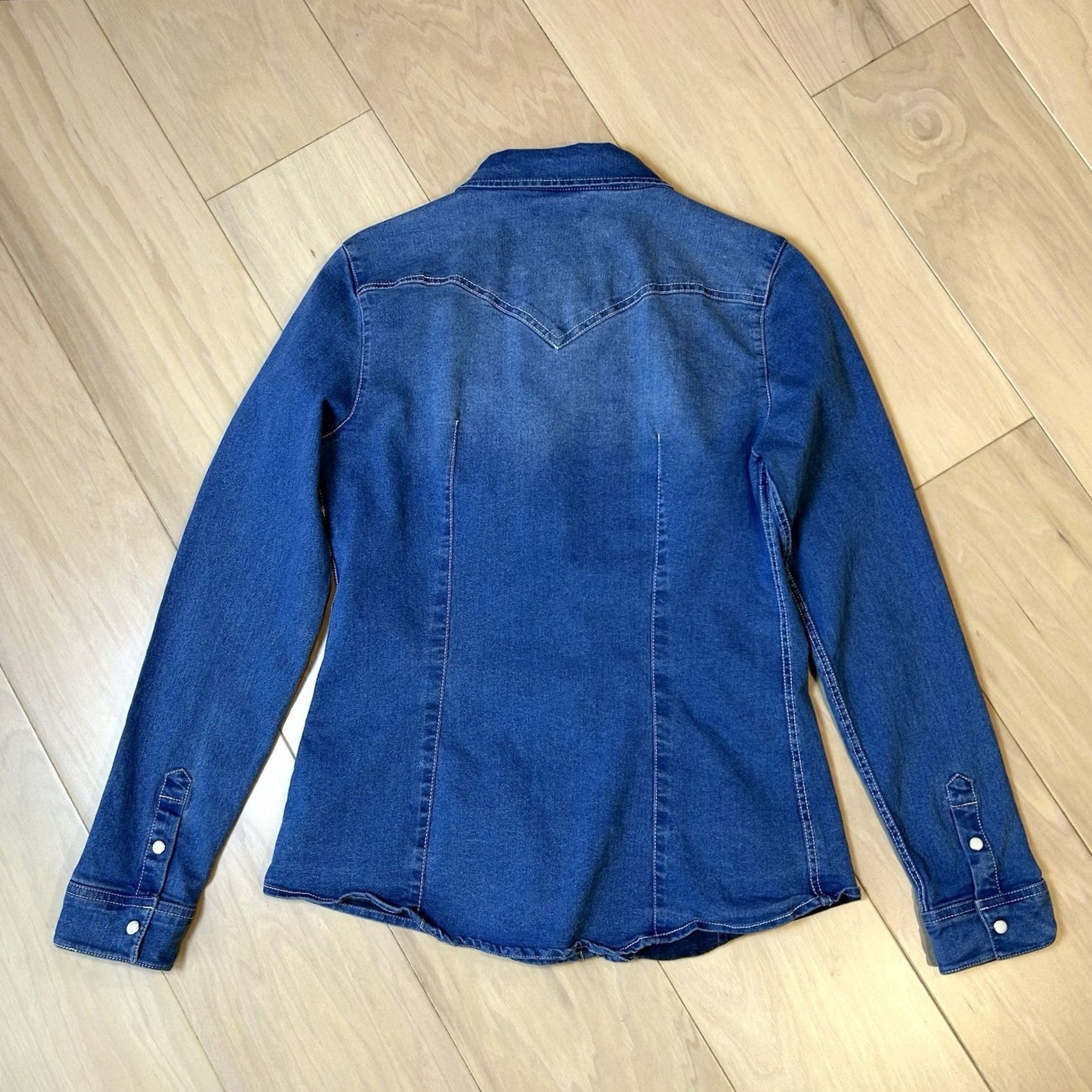 True Religion True Religion Western Pearl Snap Denim Blue Shirt Women’s M Size M / US 6-8 / IT 42-44 - 4 Thumbnail