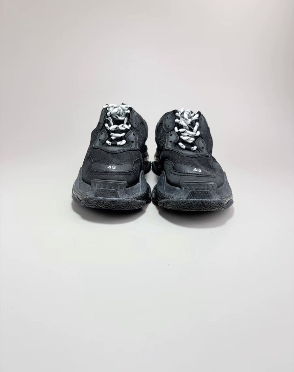 Balenciaga BALENCIAGA TRIPLE S Black Distressed Dad Sneakers K1 Size US 9.5 / EU 42-43 - 2 Thumbnail