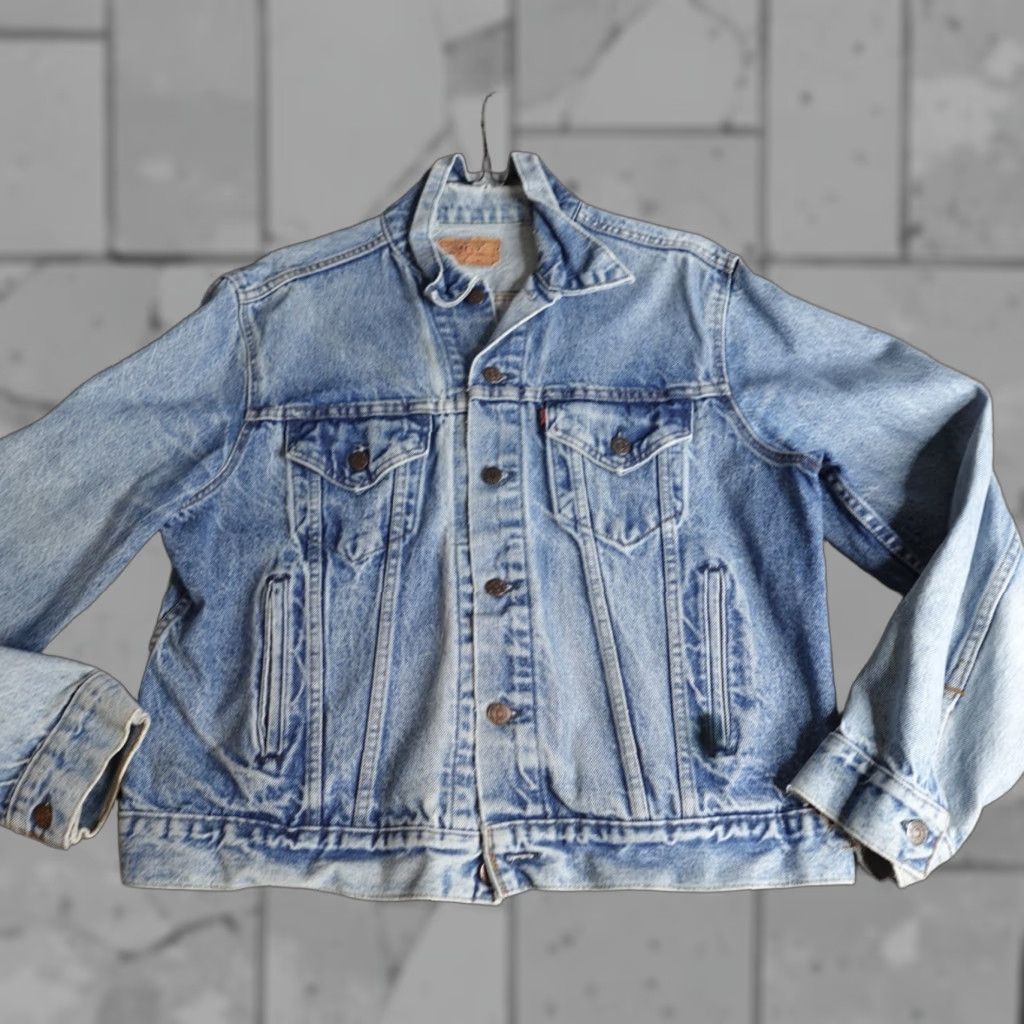 Levi's VINTAGE Levi's Jacket Large Blue Denim Trucker Distressed 70505 Trucker Mens L Blue Size US L / EU 52-54 / 3 - 1 Thumbnail