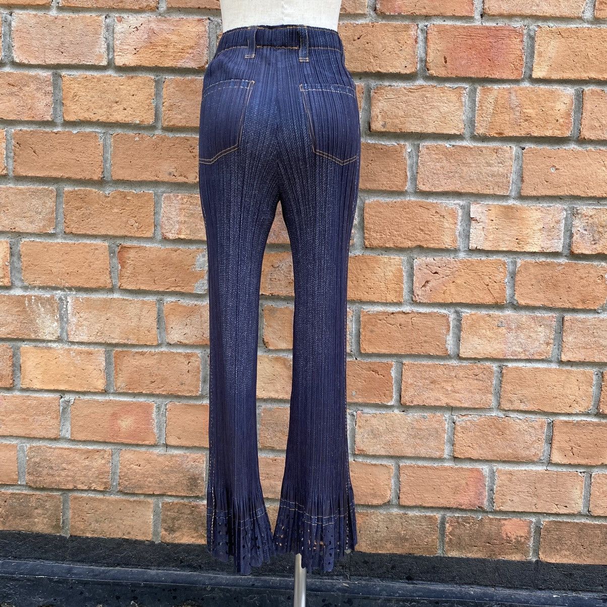 Pleats Please Issey Miyake Pleats Please Printed Jeans Flare Pants Size 25" / US 0 / IT 36 - 12 Thumbnail