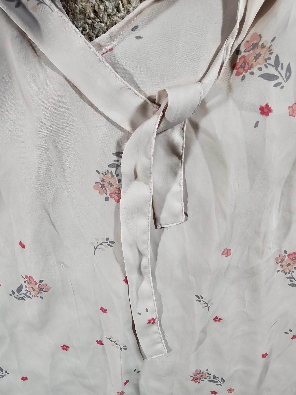 Other LC Lauren Conrad White Blouse Pink Floral Blouse Size M / US 6-8 / IT 42-44 - 6 Thumbnail