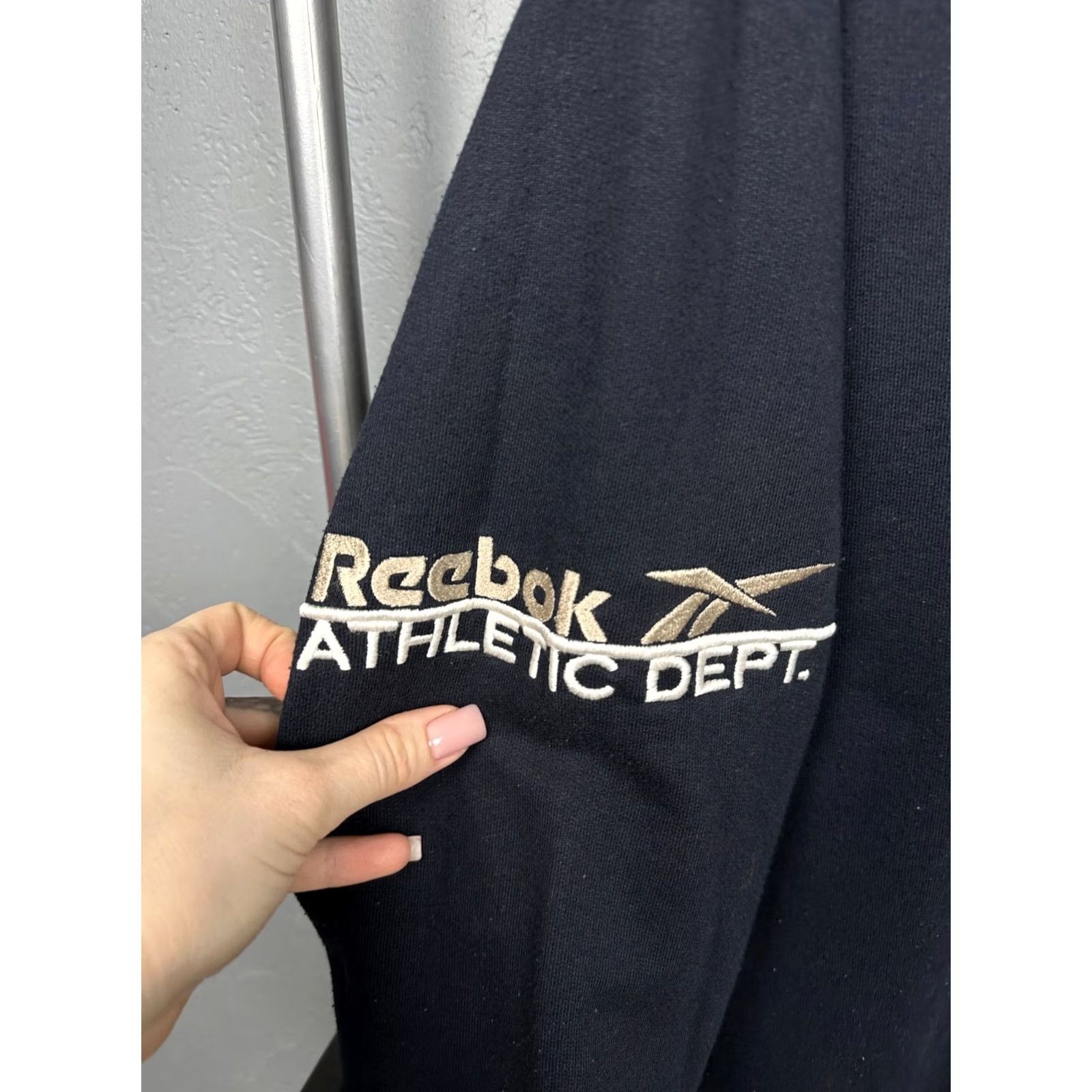 Reebok Reebok Athletic Dept Vintage Mens Sweatshirt L Blue Logo 90s Pullover Sweatshirt Mens Size US L / EU 52-54 / 3 - 3 Thumbnail