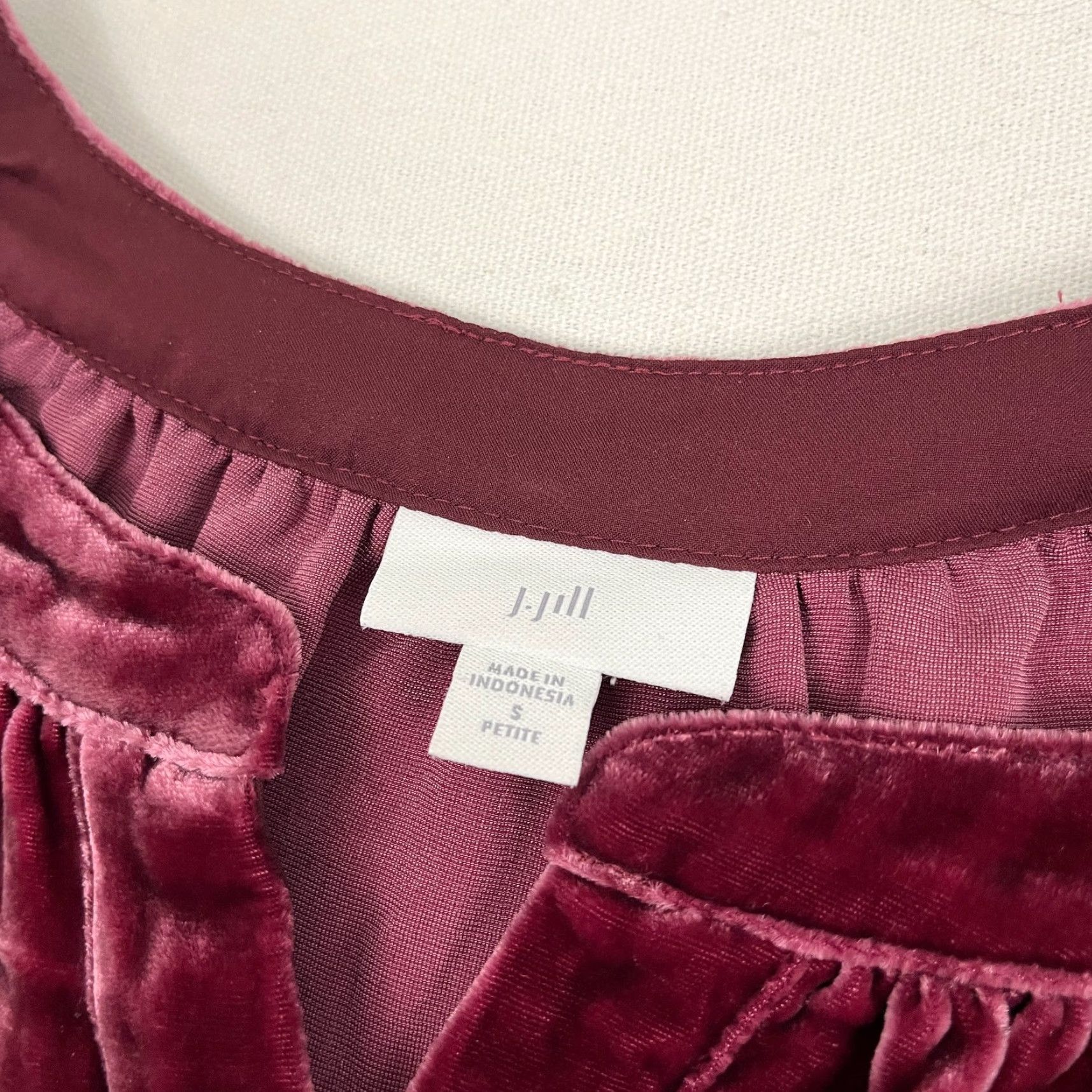 J. Jill J. Jill Blouse Top Womens Small Red Silk Blend Velvet Bordeaux Gothic Y2K Shirt Top Casual Womens Small Red Velvet Silk Blend Gothic Y2K Size S / US 4 / IT 40 - 2 Thumbnail