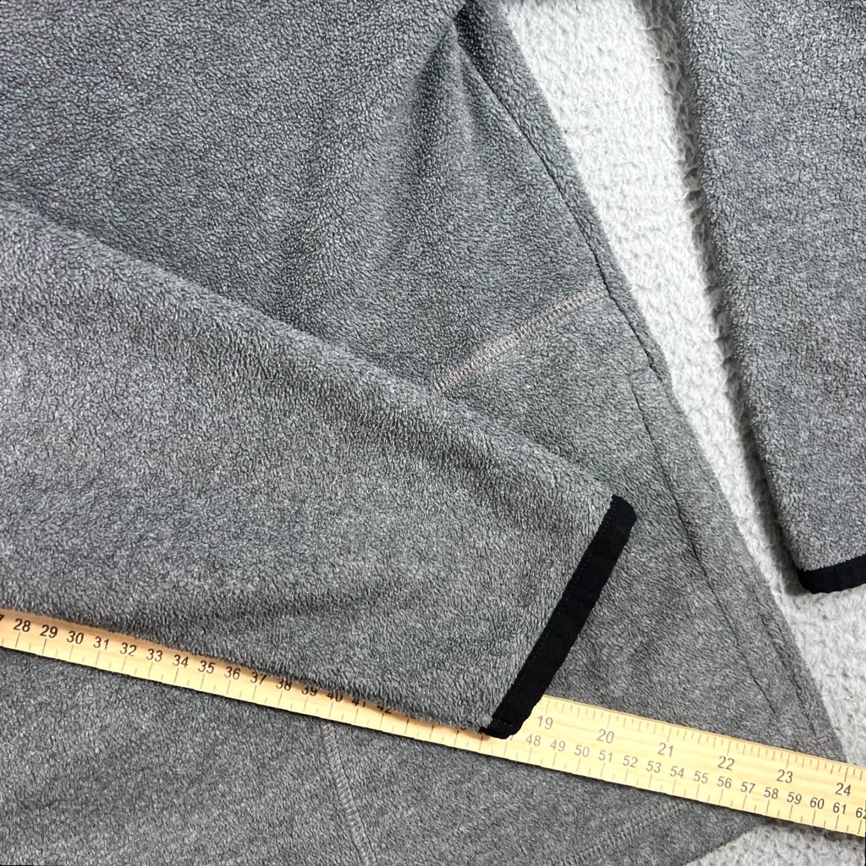 Vintage VINTAGE Vintage Old Navy Men's Fleece Pullover Size M Gray 1/2 Zip Y2K Classic Sweatshirt Winter Outdoor 90s Mens Size US M / EU 48-50 / 2 - 6 Thumbnail