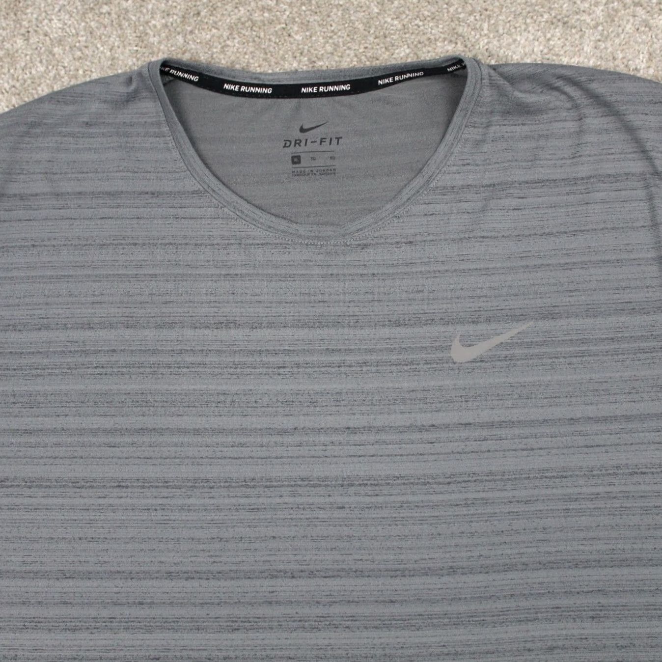 Nike Nike Dri-FIT Running Shirt Mens XL Gray Polyester S/S Pullover Athletic Breathable Lightweight Logo Size US XL / EU 56 / 4 - 5 Thumbnail