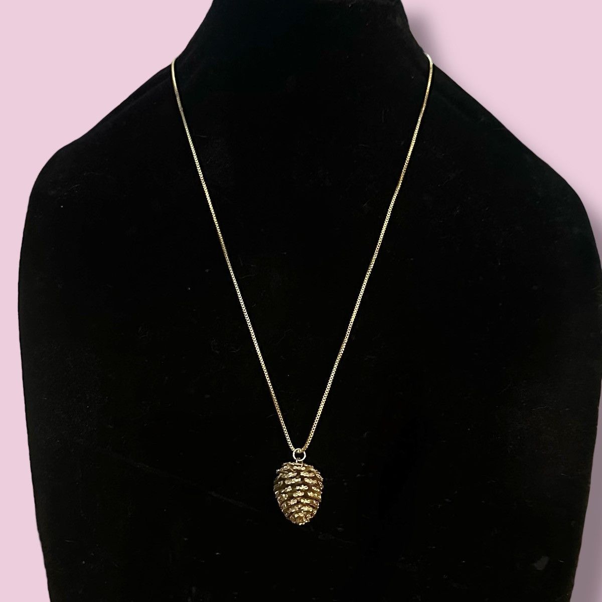 Vintage Vintage gold tone pinecone pendant necklace Size ONE SIZE - 1 Thumbnail