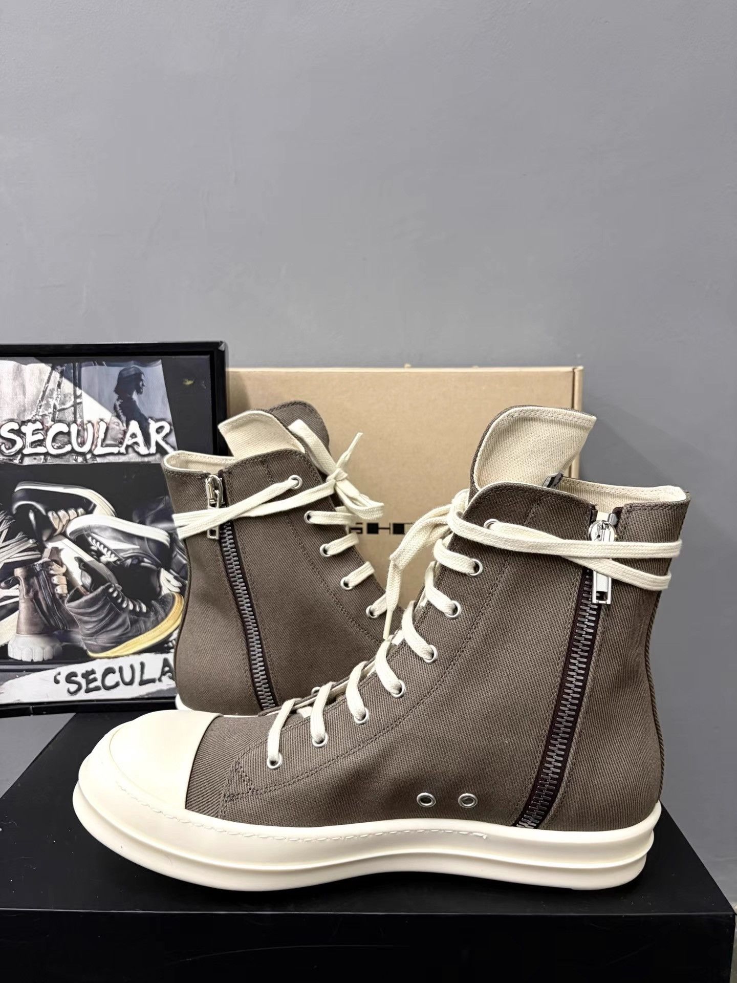 Rick Owens Rick Owens DRKSHDW High-Top Big Converse Sneakers K34 Size US 7 / EU 40 - 5 Thumbnail