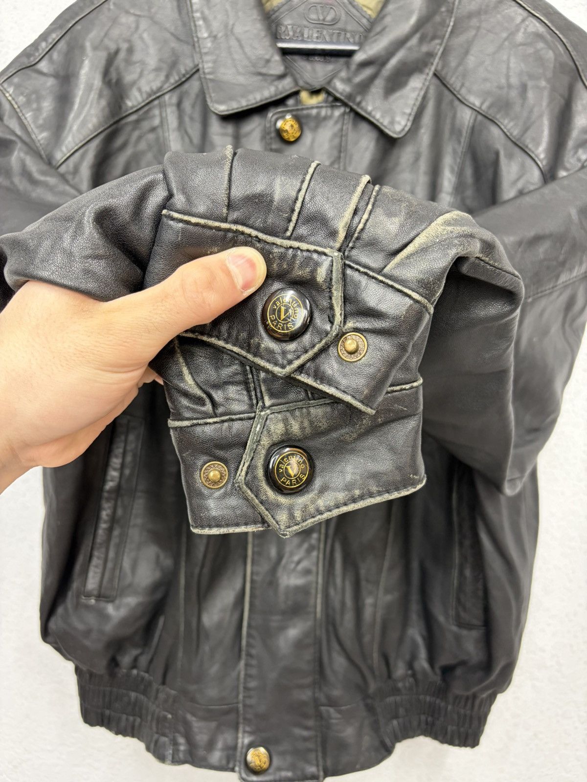 Valentino Vintage R.VALENTINO Black Leather Bomber Jacket Italy 90s Size US M / EU 48-50 / 2 - 7 Thumbnail
