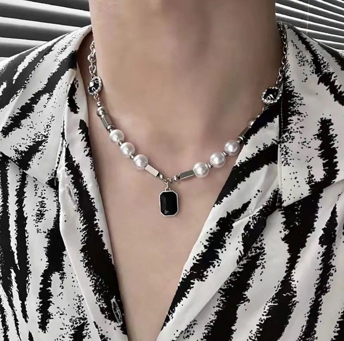 Other Black Geometric Stone Pendant Necklaces Size ONE SIZE - 2 Thumbnail
