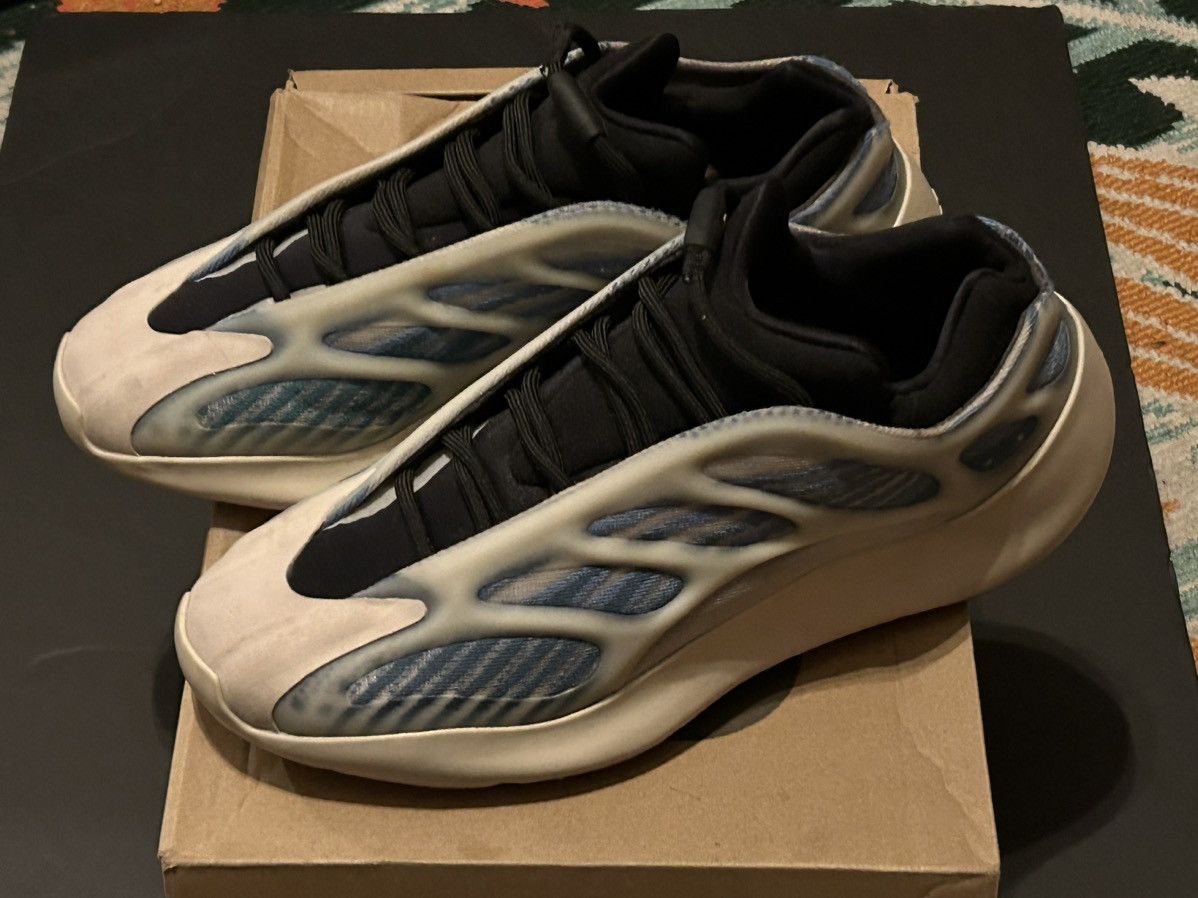 Adidas Adidas YEEZY 700V3 Size US 10 / EU 43 - 9 Thumbnail
