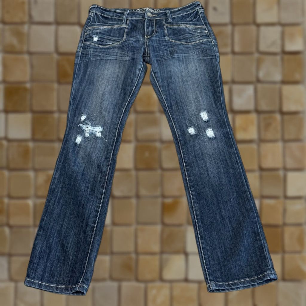 Almost Famous VINTAGE Almost Famous Women’s Jeans Denim Straight Low Rise Blue 11 Juniors Cotton Blend Size 32" / US 10 / IT 46 - 1 Thumbnail