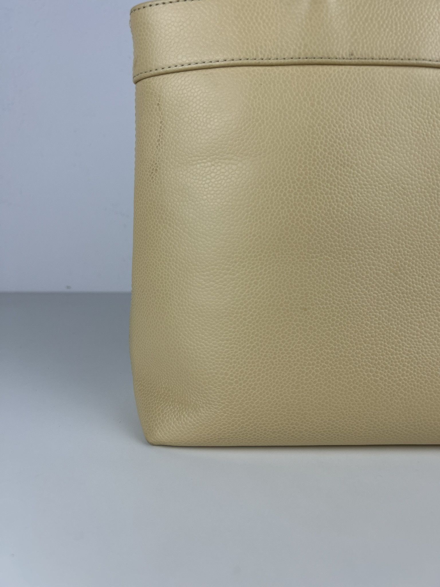 Chanel 2004-2005 Chanel coco mark caviar open tote bag in buttery Size ONE SIZE - 13 Thumbnail