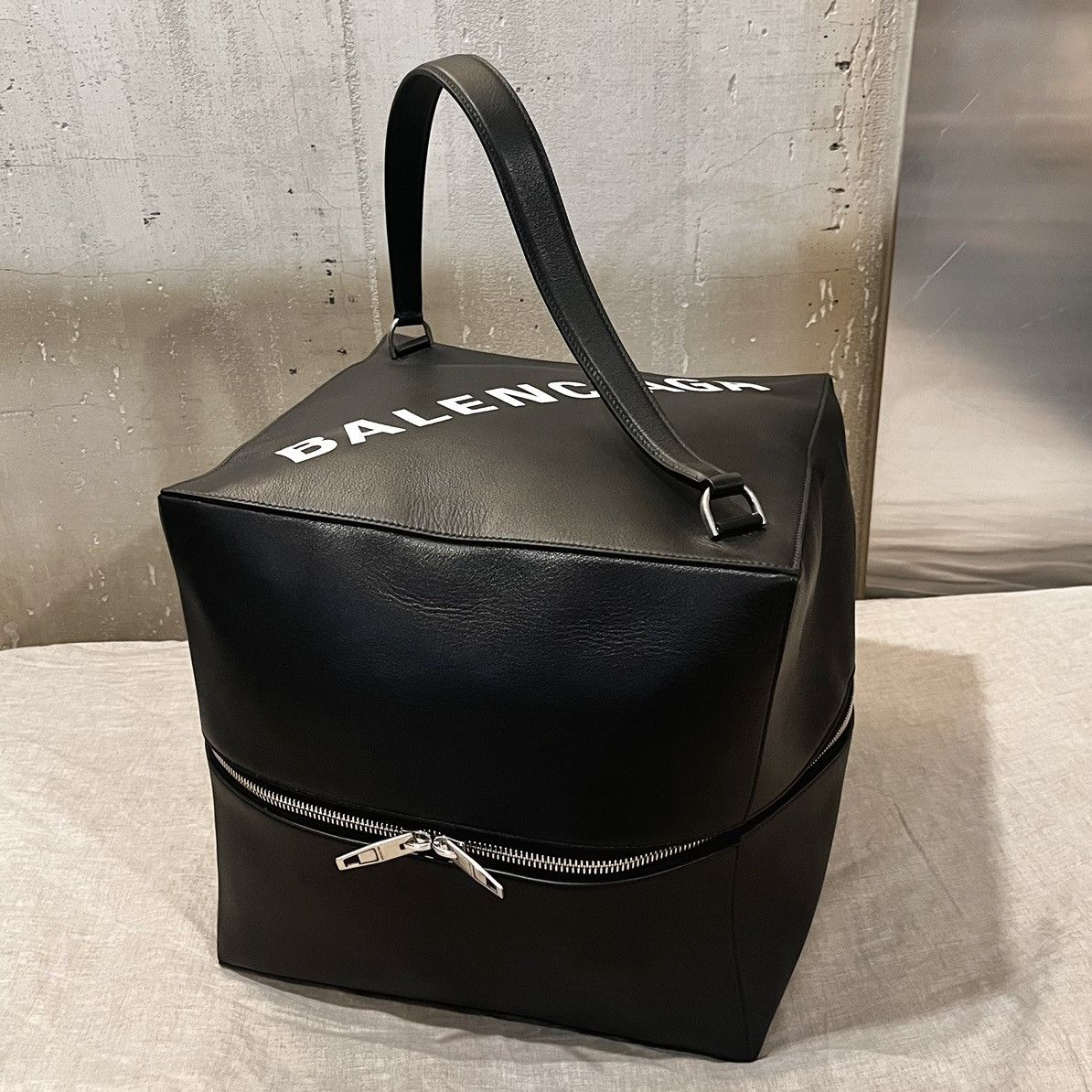Balenciaga $3150 Balenciaga Giant 4X4 Large Leather Box Bag, 748194 Size ONE SIZE - 3 Thumbnail