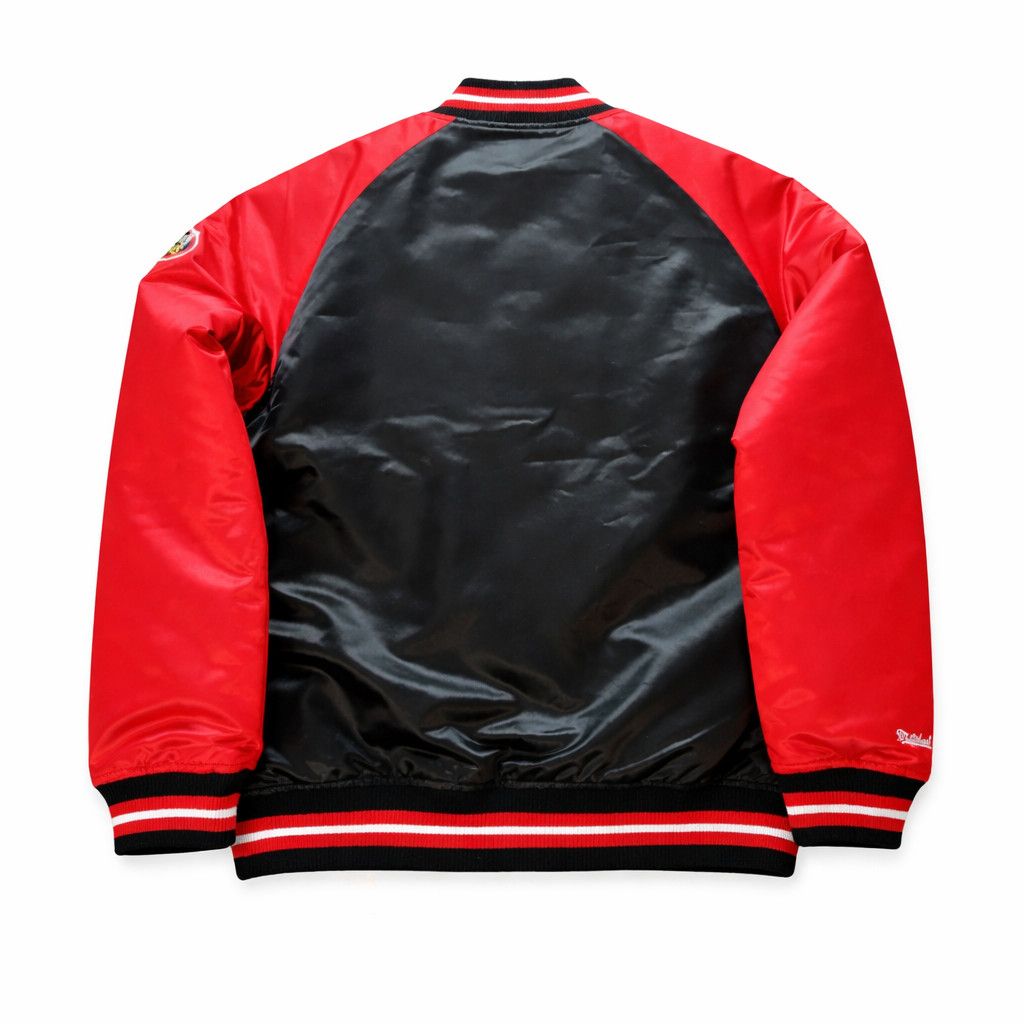 Mitchell & Ness Chicago Bulls Varsity Jacket – NBA Finals 1996 Size US L / EU 52-54 / 3 - 2 Thumbnail